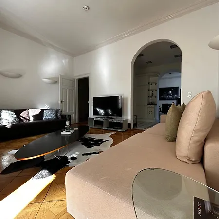 Historical Luxury Homes - Stadtvilla Mit Jacuzzi Und Garten Fryburg Bryzgowijski Zewnętrze zdjęcie