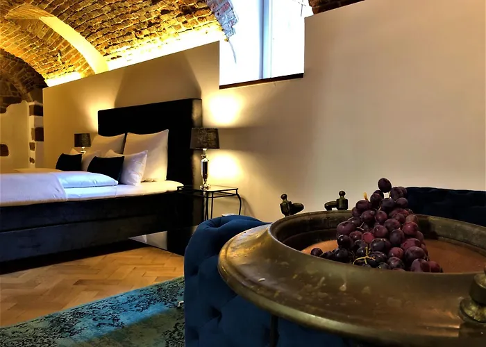 Historical Luxury Homes - Stadtvilla Mit Jacuzzi Und Garten