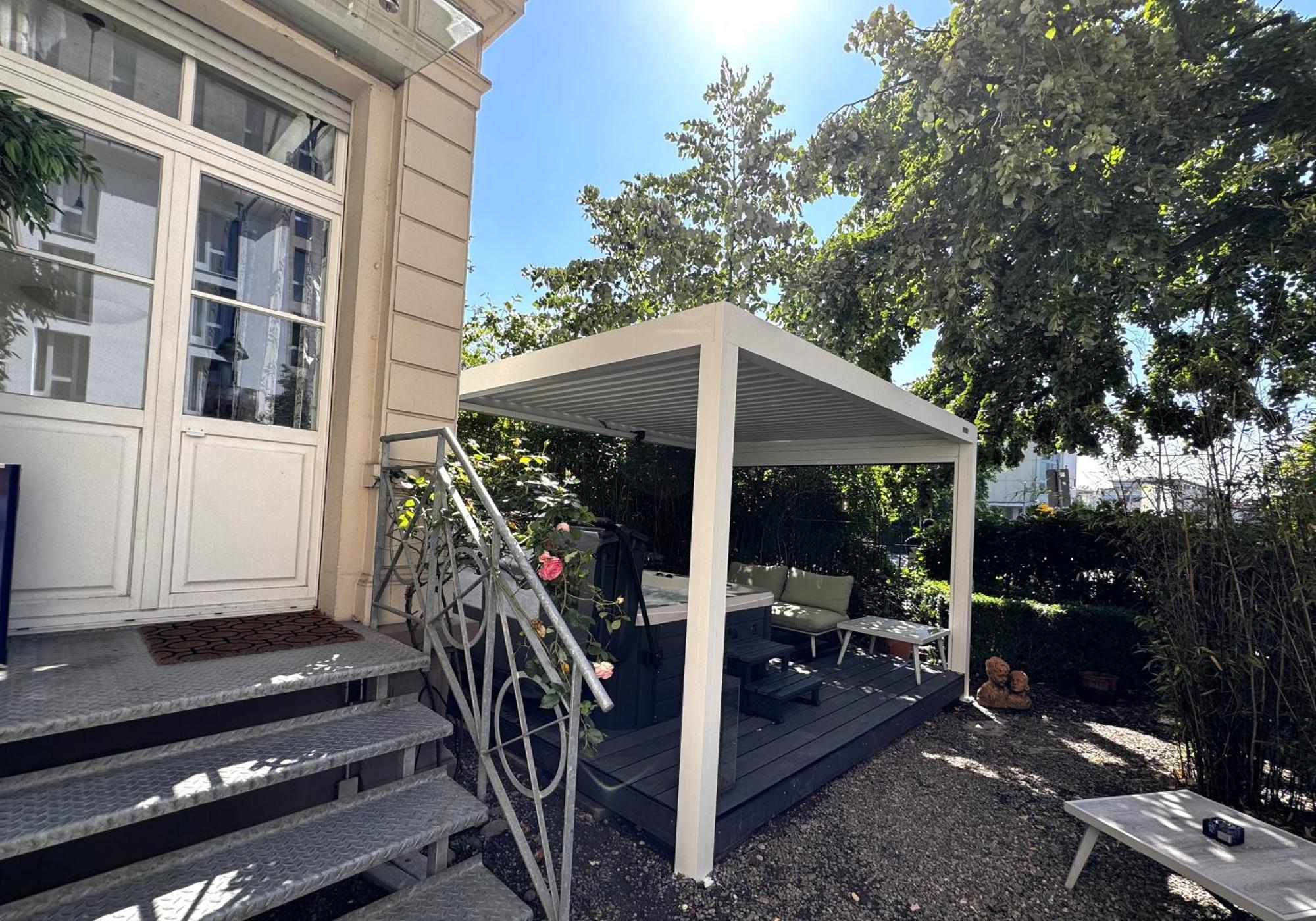 Historical Luxury Homes - Stadtvilla Mit Jacuzzi Und Garten Hébergement de vacances Fribourg im Breisgau